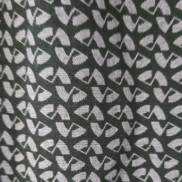 The Gap Maturnity Size Medium Elegant Black Patterned Skirt - Picture 3 of 4